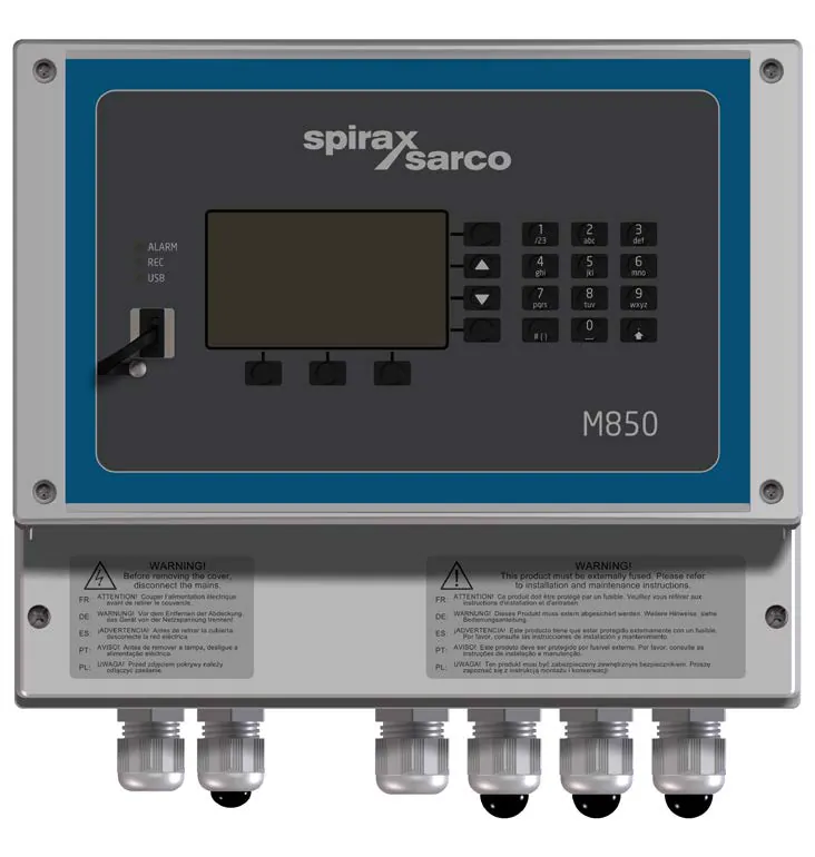 M850-P panel-mounted flow computer front and enclosure view